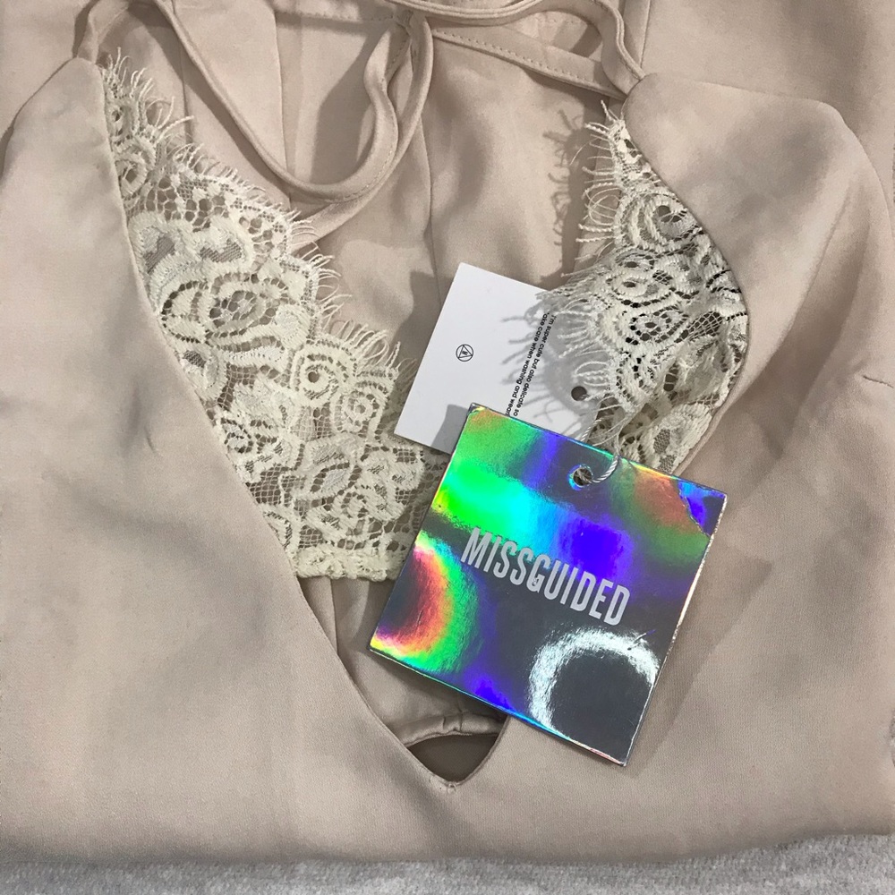 Missguided | Lace Razorback Blouse, 2 - Picture 4 of 4